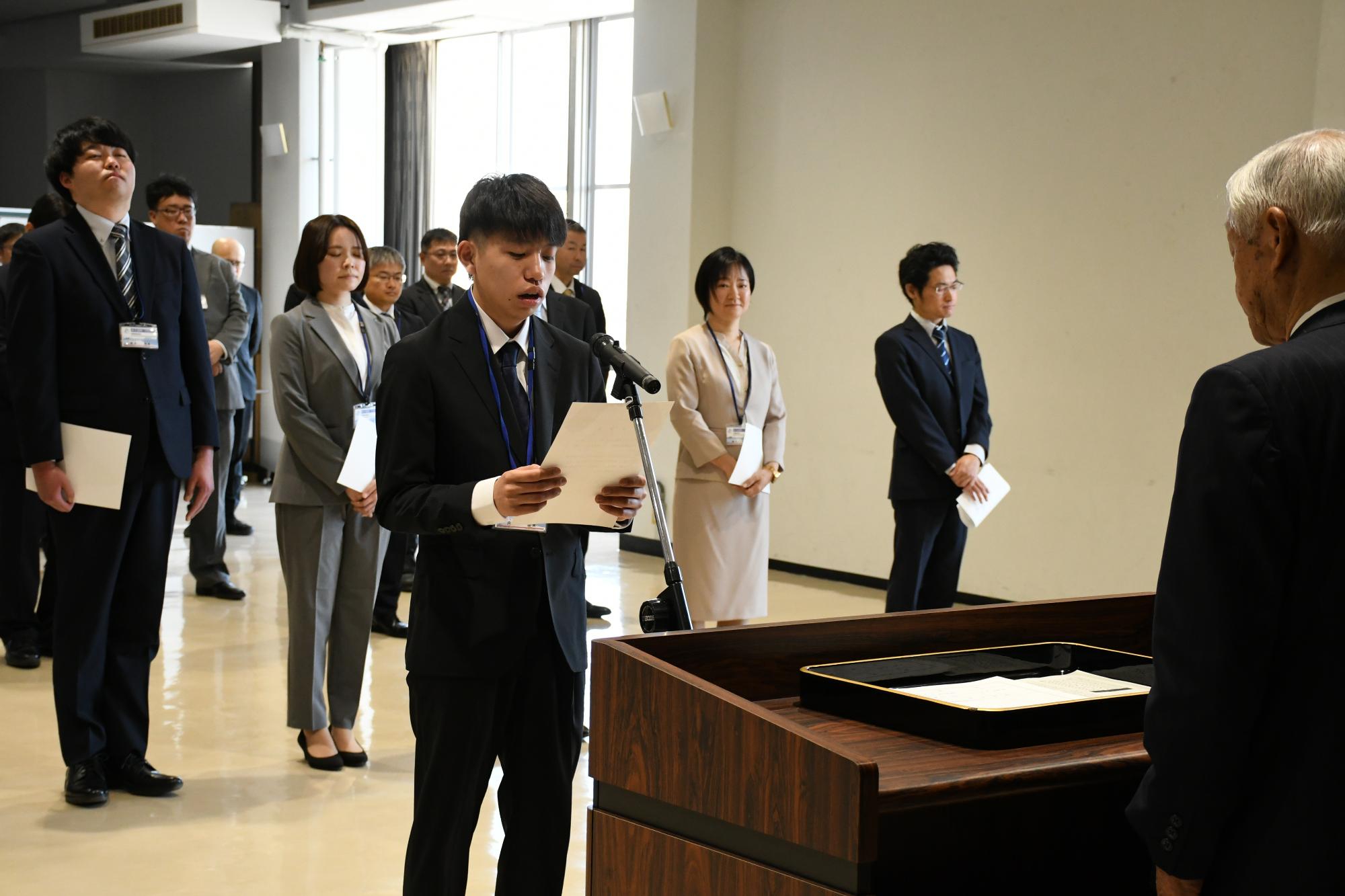 令和7年度辞令交付式