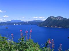 青く澄んだ摩周湖の写真