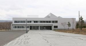 弟子屈中学校校舎の写真